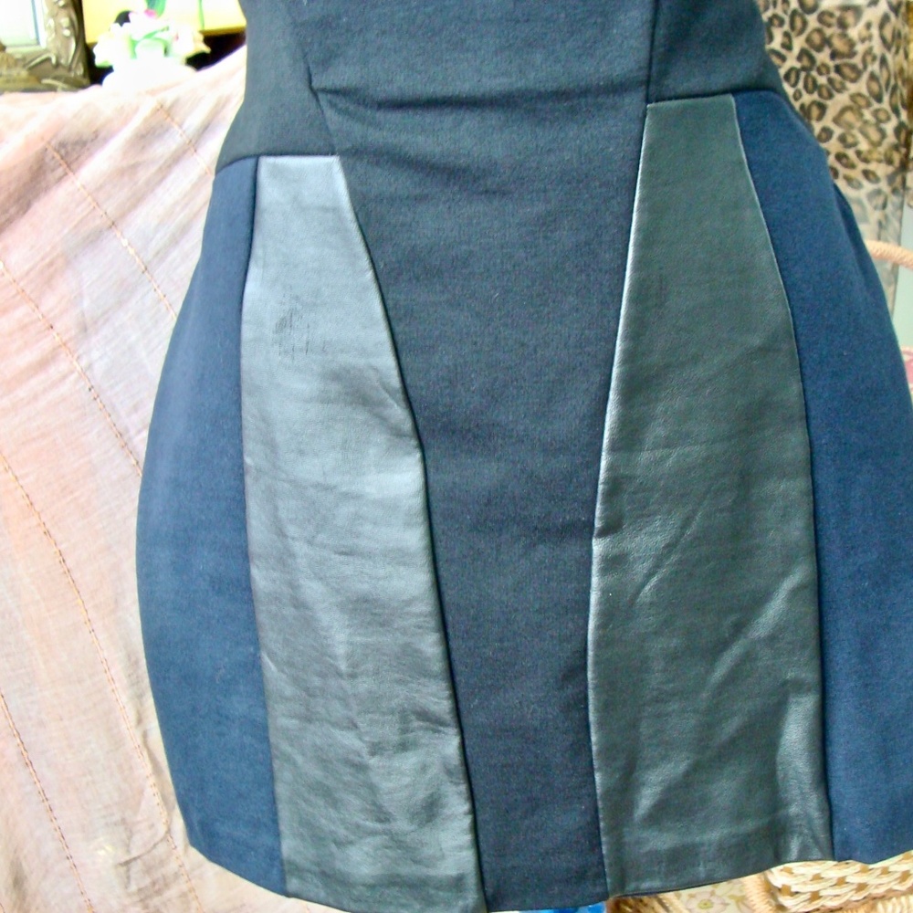 🌺SALE🌺Zara Navy And Black Leather Mini Skirt